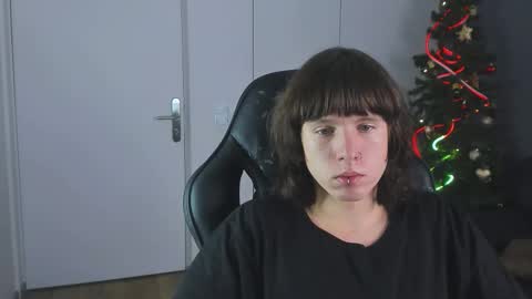 cutiekai_ online show from December 21, 2025, 10:06 pm