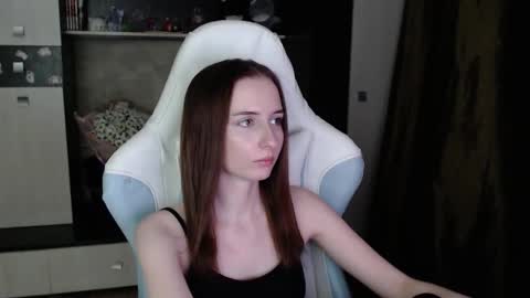 Cutti Crystal online show from October 29, 2025, 7:04 pm