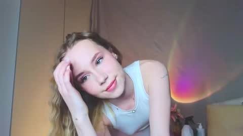 Snapshot of cuute_angell chatting on December 15, 2024, 4:59 pm Virginia See you on Sunday online show from December 15, 2024, 4:59 pm
