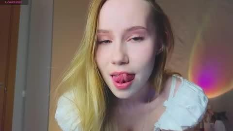 Snapshot of cuute_angell chatting on January 19, 2025, 12:28 am Virginia See you on Sunday online show from January 19, 2025, 12:28 am