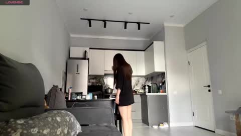 Snapshot of cwenecollins chatting on September 11, 2025, 9:42 am Akemi online show from September 11, 2025, 9:42 am