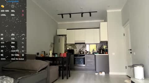 Snapshot of cwenecollins chatting on September 16, 2025, 8:15 am Akemi online show from September 16, 2025, 8:15 am