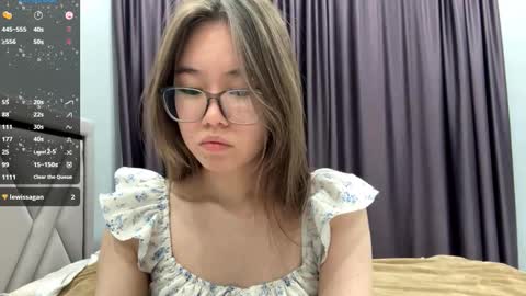 Snapshot of cwenecollins chatting on October 14, 2025, 8:26 am Akemi online show from October 14, 2025, 8:26 am