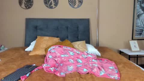 Cyan online show from January 2, 2025, 7:18 pm