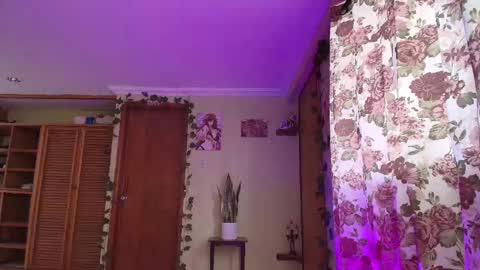 Camila online show from February 13, 2026, 4:14 pm