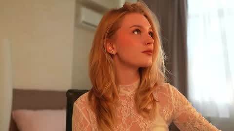 EMILY online show from September 28, 2025, 1:16 pm