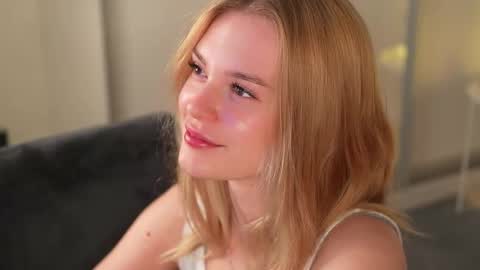 EMILY online show from November 5, 2025, 4:51 pm