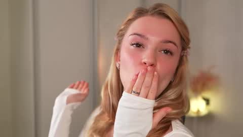 EMILY online show from November 8, 2025, 3:45 pm