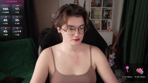 Snapshot of cybersamuraii chatting on December 10, 2024, 7:43 pm Helen Blossom online show from December 10, 2024, 7:43 pm