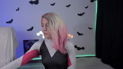 Snapshot of cyberzoe chatting on October 19, 2025, 11:33 am cyber zoe online show from October 19, 2025, 11:33 am