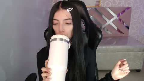 CINTIA ARAUJO online show from October 10, 2025, 3:49 am