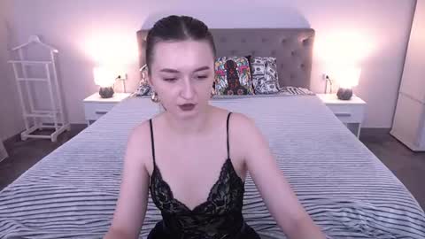 Cyrena online show from June 13, 2026, 12:36 pm