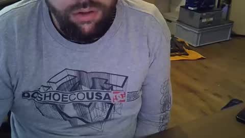 cyrsug online show from December 14, 2025, 2:11 pm