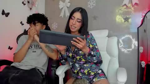 cyrusandgrase online show from December 2, 2025, 5:57 am