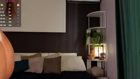 Isabella online show from January 22, 2025, 7:14 am