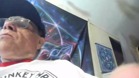 Snapshot of czechlove chatting on October 5, 2025, 12:14 pm Andrew Thomas online show from October 5, 2025, 12:14 pm