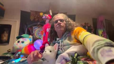 Snapshot of czechlove chatting on October 27, 2025, 6:06 am Andrew Thomas online show from October 27, 2025, 6:06 am