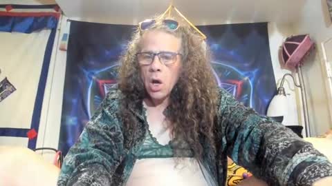 Snapshot of czechlove chatting on November 9, 2025, 3:05 am Andrew Thomas online show from November 9, 2025, 3:05 am