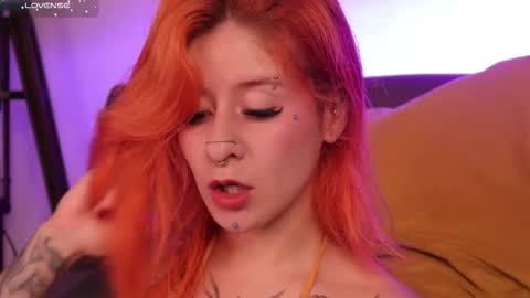 Snapshot of daarlene chatting on November 3, 2025, 12:06 pm Darlene online show from November 3, 2025, 12:06 pm