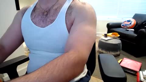 Snapshot of dad_ric chatting on December 29, 2024, 4:40 pm dad_ric online show from December 29, 2024, 4:40 pm