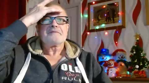 Snapshot of daddiescockforyou chatting on December 20, 2024, 9:17 pm Brian ... online show from December 20, 2024, 9:17 pm