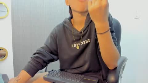 Snapshot of daddy_darcks chatting on September 8, 2025, 8:30 pm daddy_darcks online show from September 8, 2025, 8:30 pm