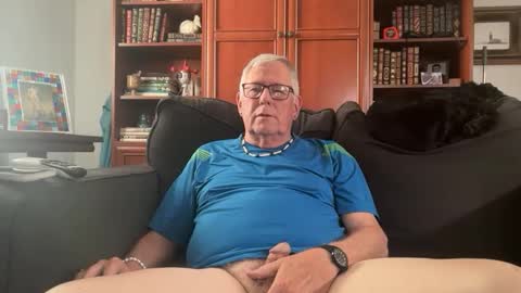 Snapshot of daddycok4 chatting on February 19, 2026, 2:13 pm DaddyCok4 online show from February 19, 2026, 2:13 pm