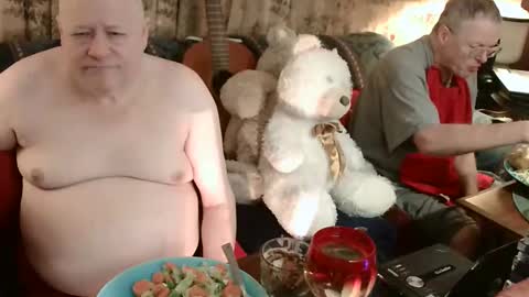 Snapshot of daddycubbyhubby chatting on November 12, 2025, 4:13 am Daddy online show from November 12, 2025, 4:13 am