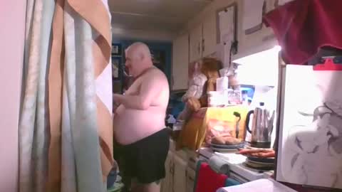 Daddy online show from March 1, 2026, 7:54 am