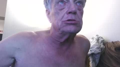 daddydave6400 online show from April 11, 2026, 9:13 am