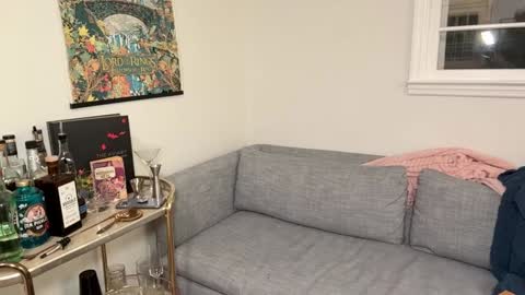 Snapshot of daddydaydrinkz chatting on December 18, 2024, 6:21 am DaddydayDrinkz online show from December 18, 2024, 6:21 am