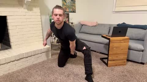 Snapshot of daddydaydrinkz chatting on December 30, 2024, 5:37 am DaddydayDrinkz online show from December 30, 2024, 5:37 am