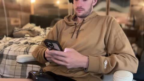 Leo online show from November 22, 2025, 10:09 pm