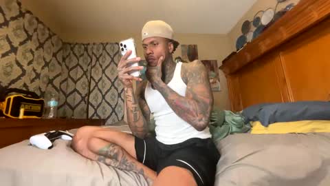 sexy tatted king bbc online show from November 24, 2025, 4:56 am