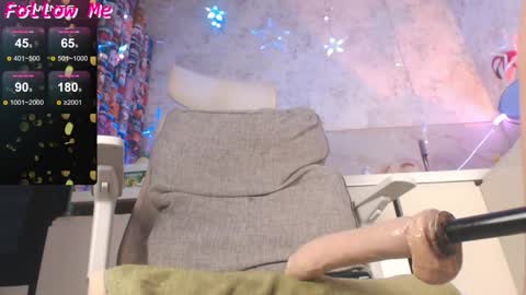 Tracey and Eve purple online show from January 21, 2025, 9:24 am