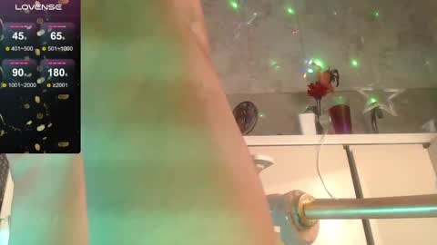 Tracey and Eve purple online show from February 24, 2025, 2:26 pm