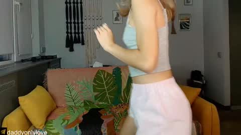 Zoe online show from September 15, 2025, 8:20 pm