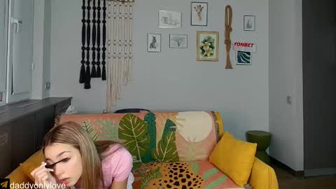 Zoe online show from September 18, 2025, 8:22 pm