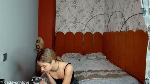 Zoe online show from September 30, 2025, 8:25 pm