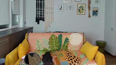 Zoe online show from October 4, 2025, 7:23 pm