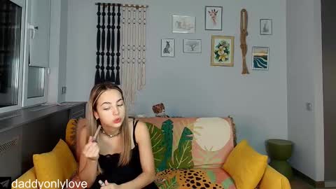 Zoe online show from October 6, 2025, 8:17 pm