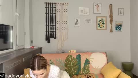 Zoe online show from October 21, 2025, 7:58 pm