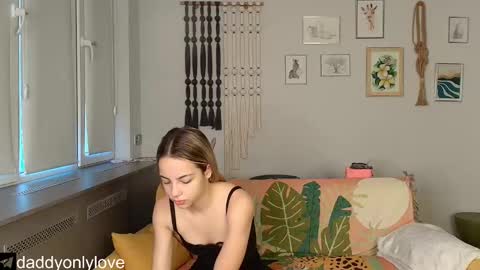 Zoe online show from October 26, 2025, 10:04 pm