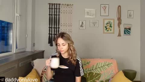 Zoe online show from November 6, 2025, 9:37 pm