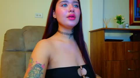 Valen online show from June 3, 2026, 2:58 am