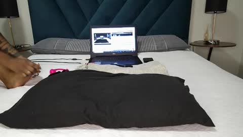 daddyslittleebony online show from January 11, 2026, 8:25 pm