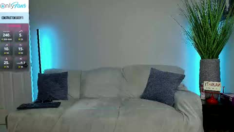 ConstructionDaddy and Lady Luna online show from October 6, 2025, 4:32 am