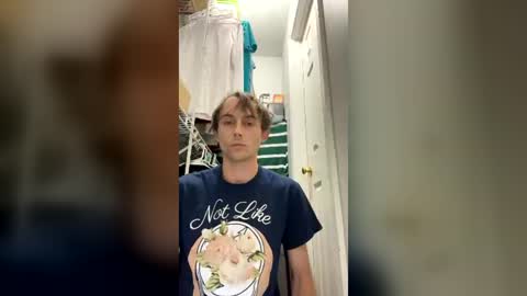 daddyytwink online show from June 22, 2026, 4:20 am
