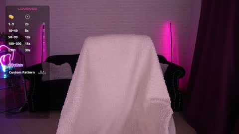 daenerys_daen online show from February 4, 2025, 8:24 am