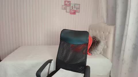 daeneryslove_doll online show from November 12, 2025, 7:31 am